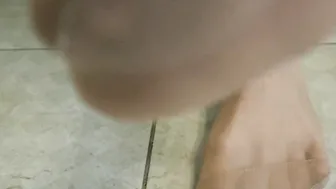 She riped pantyhouse and moan by orgasm