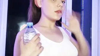 Leaking chick into a dripping t-shirt