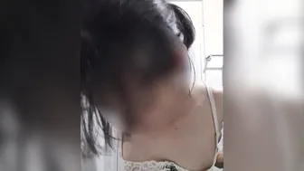 Thai chick have sex with bf into WC.