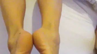 Euro Milf's Passive Job - Hot Wife Gets A Surprise With Her Toes And Ass ????????