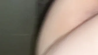 Cheating wifey throws that butt