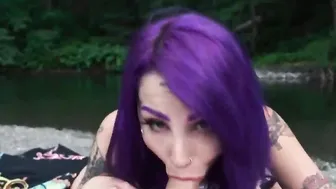 Sucky fucky break during hiking into the incredible outdoor