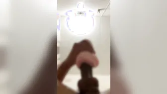 オナホオナニー射精時金玉上がってしまいます。
