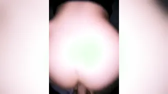 Je prends ma belle sœur par les fesses en levrette sur le lit de ma femme