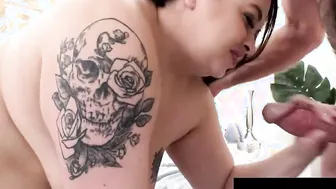 Lusty Plumper Sydney Screams Wont Leave Until Her Unshaved Vagina Getting Stuffed