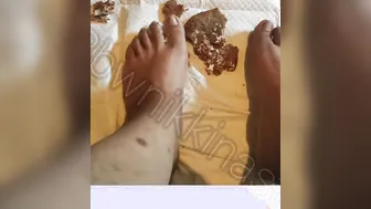 Sweet foot I know your hungry eat up little piggys