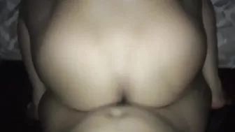 Cutie hispanic culona follada a cuatro patas