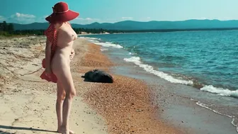 Walking nude on a sandy beach fucking a big toy and having sex with a BF