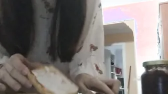 Giantess makes a sandwich and you are a ingredient.