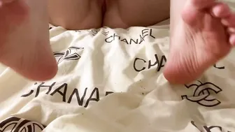 Toes Posing film with Goddess Amateur Foot Airlines