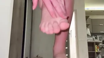 the biggest wants to step on you | feet bondage
