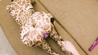 Cumming from a dildo