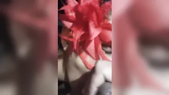Se toca y mama verga