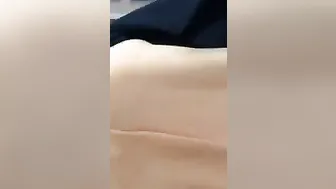 je sors mes seins à côté d une inconnue