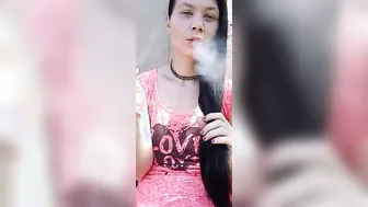 Yard porn video – Ciggy into yard outdoors sfw smoking cougar