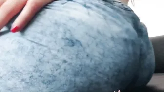 Giantess Debora Vs The tiny city-Trailer