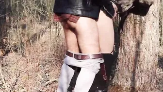 Outside sex: Bombshell into fur coat and leather pants nailed inside the woods
