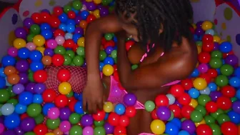 All Natural Bubble Booty Beauty Throws That Booty Back