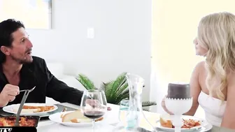 Having Lunch into Family is Better Under Table Harley King - Tina Melt - Tommy Gunn