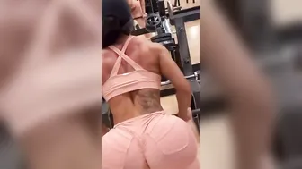 One porn video – Suelen Bissolati New Workout Footage one