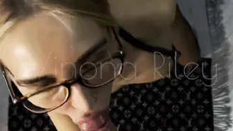 Winona Riley tastes cum into a very Beauty way.