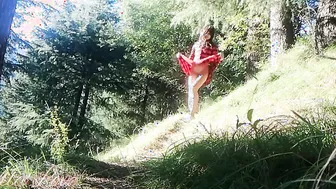 Student Masturbates on path into Park