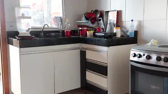 WOMAN ASKED KITCHEN GAS AND GAVE IT TO THE DELIVERYMAN AND STILL RECORDED EVERYTHING (see the full film on 4kporn