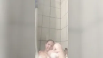 Snowbunny2158 into action inside bubble bath-tub soapy sucking off kisses