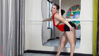 Regina Noir. The lady is doing ballet without lingerie. Nude ballerina one