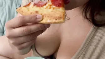 STEPBRO EJACULATES ON MY PIZZA SLICE