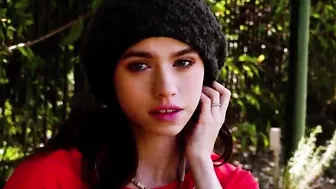 BAEB Skater chick Fucks Gigantic Penis Dating App Date