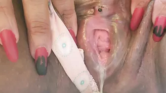 Encouraging you to eat Me while I cum and squirt out peeing full film into site