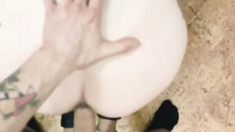 Goddess dark hair inside leather leggings wants to nailed after sit-ups workout