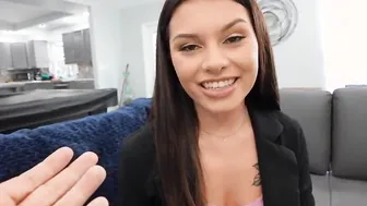 Reyna De La Cruz Confesses To Her Boss That She Wants To Boned Him