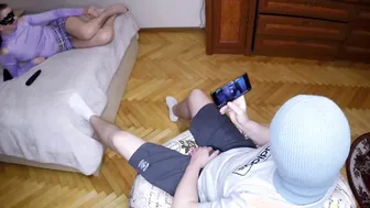 Hungry Milf Kisha bang a bro on a bean bag chair.Creampie on hair.