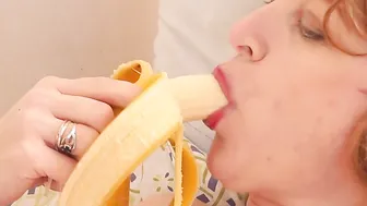 Bj for banana. Pretty goddess milf Milf Frina eating banana inside bed. Blow job. Bushy snatch mommy Milf. Natural hooters