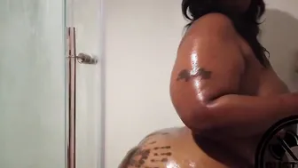 Biglizz goddess steamy shower