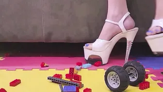 Balloon porn video – (Clips) FEET  HEEL BDSM: Food Smashing Vegetable Crushing Balloon Popping Making an EGGY MESS