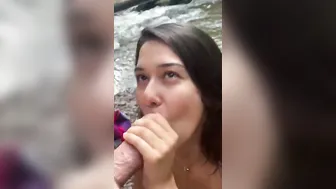 Gets a fellatio public by the river