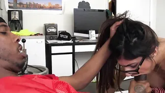 MIA KHALIFA - Showing The Quarterbacks Huge African Dick Some Appreciation