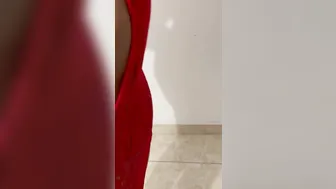 famous hispanic offer her booty for cash