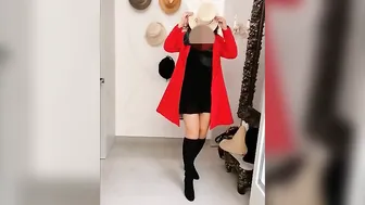 Excursion to the museum without panties