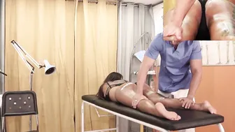 They start to plowed into the clinic the masseur starts to gives him a gigantic XXL dick inside the booty
