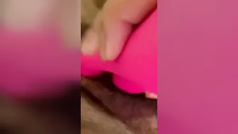 AFRICAN 18 YEAR OLD CREAMS ALL OVER PINK DILDO