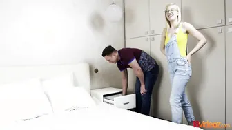 18videoz - Aurora Sky - Cumming on teenys eyeglasses