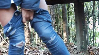 Milf pees inside the woods