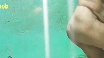 Jija ne sali ke khada Kar ke chut me hath dala fisting