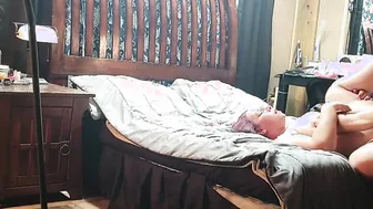 Huge booty Cougar Bounces gigantic butt on trampoline