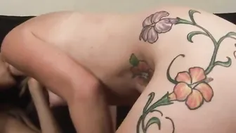Beauty lesbians nailed their freaky pussies with dildos too
