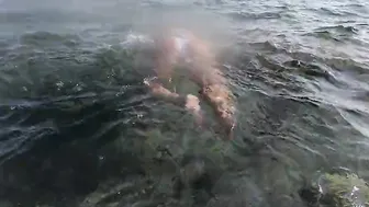 Ass Plug porn video – I go diving with my Booty Plug (Anal Toy swimming)